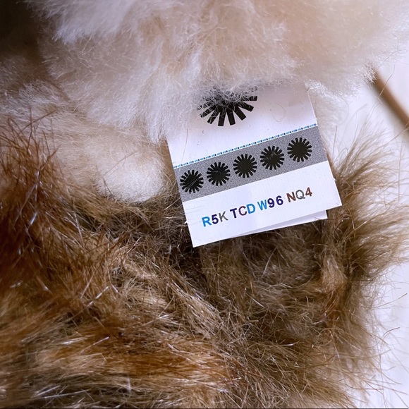 UGG Women’s Adirondack III Tipped Waterproof Chestnut Leather Boots - Picture 10 of 10